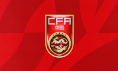 雷速APP:足球报：国足输球后“连呼吸都是错的”；对阵日本要保证侵略性